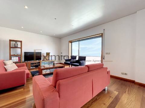 Apartamento T4 com garagem, na Póvoa de Varzim