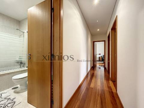 Apartamento T4 com garagem, na Póvoa de Varzim