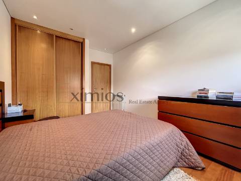 Apartamento T4 com garagem, na Póvoa de Varzim