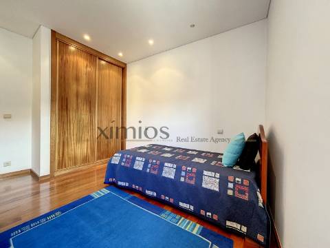 Apartamento T4 com garagem, na Póvoa de Varzim