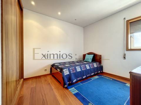 Apartamento T4 com garagem, na Póvoa de Varzim