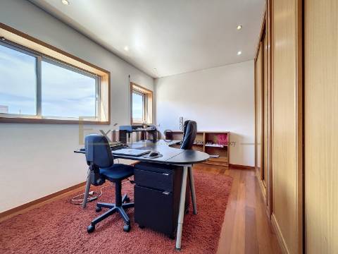 Apartamento T4 com garagem, na Póvoa de Varzim