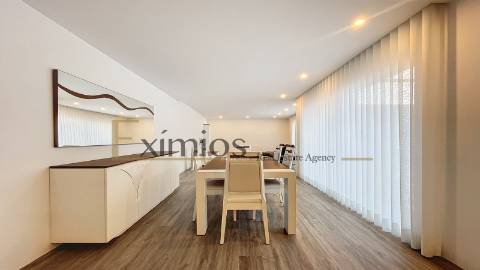 Apartamento T3, semi novo, em Póvoa de Varzim