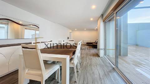 Apartamento T3, semi novo, em Póvoa de Varzim