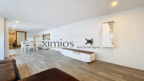 Apartamento T3, semi novo, em Póvoa de Varzim