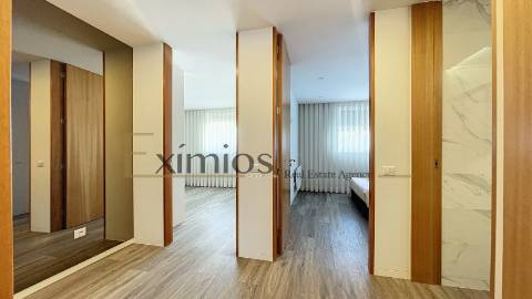 Apartamento T3, semi novo, em Póvoa de Varzim
