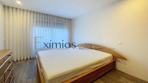 Apartamento T3, semi novo, em Póvoa de Varzim