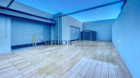 Apartamento T3, semi novo, em Póvoa de Varzim