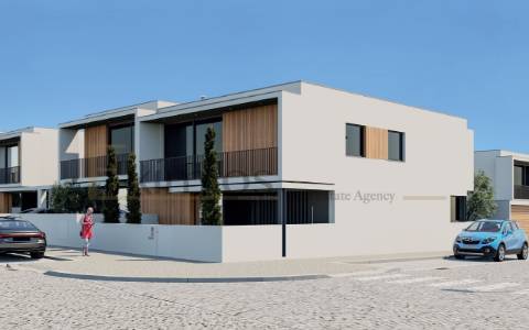 Moradia V3 em fase de construção, em Vila Chã.