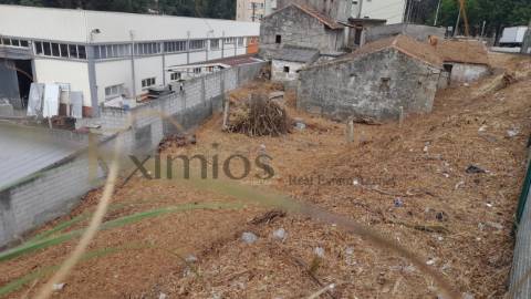 Moradia para restauro, em Águas Santas, na Maia