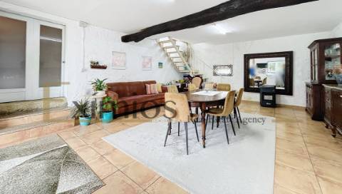 Moradia rústica V3 individual, em Terroso.