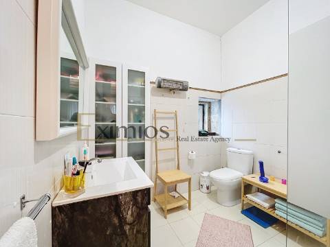 Moradia rústica V3 individual, em Terroso.