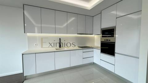 Apartamento T3 novo, no Porto