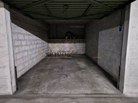 Garagem para um carro, na cidade da Póvoa de Varzim
