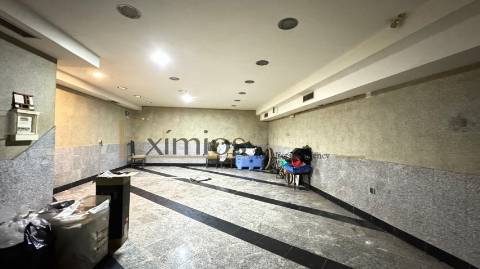 Moradia V4, para venda, com garagem fechada em Vila do Conde