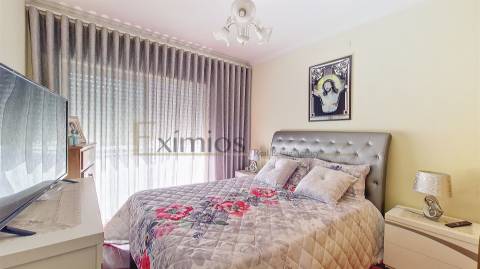 Moradia V4 com garagem e terraço, em Vila do Conde