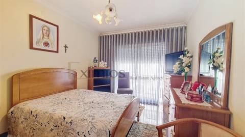 Moradia V4 com garagem e terraço, em Vila do Conde