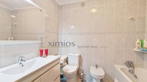 Moradia V4 com garagem e terraço, em Vila do Conde