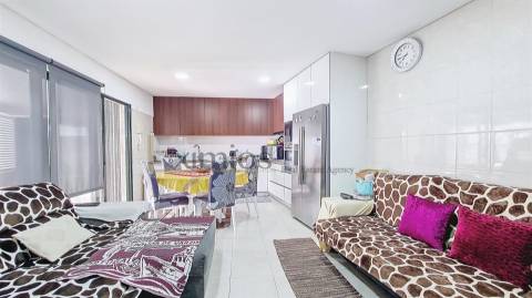 Moradia V4 com garagem e terraço, em Vila do Conde