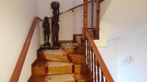 Moradia V4 com garagem e terraço, em Vila do Conde