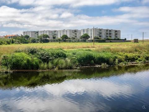Apartamento T2 em primeira linha de praia, em Vila do Conde