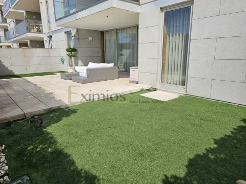 Apartamento T2 em primeira linha de praia, em Vila do Conde