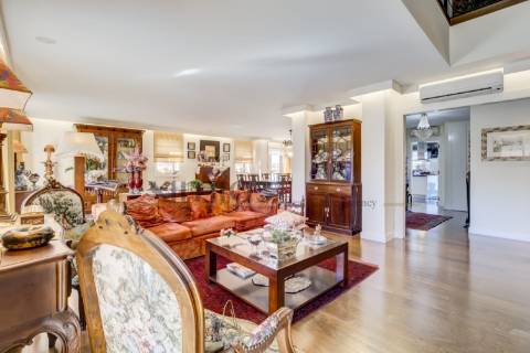 Apartamento T4 Duplex,  junto ao centro da Póvoa de Varzim