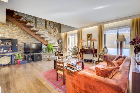 Apartamento T4 Duplex,  junto ao centro da Póvoa de Varzim