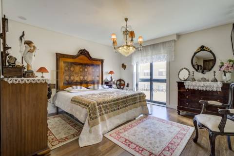 Apartamento T4 Duplex,  junto ao centro da Póvoa de Varzim