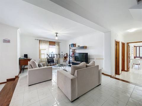 Moradia V4, para venda, em Terroso