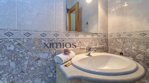 Prédio misto, em propriedade horizontal, em Rio Mau