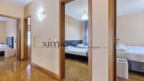 Prédio misto, em propriedade horizontal, em Rio Mau