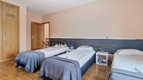 Prédio misto, em propriedade horizontal, em Rio Mau