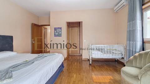 Prédio misto, em propriedade horizontal, em Rio Mau