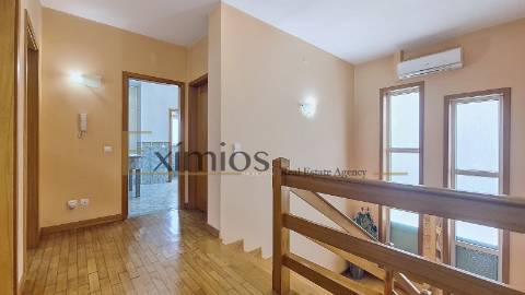 Prédio misto, em propriedade horizontal, em Rio Mau