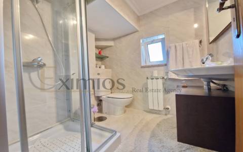 Moradia V3, com vista sobre rio Douro e garagem, em Sabrosa