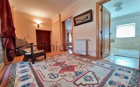 Moradia V3, com vista sobre rio Douro e garagem, em Sabrosa