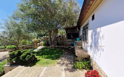 Moradia V3, com vista sobre rio Douro e garagem, em Sabrosa