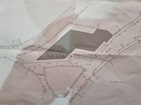 Venda de terreno, com possibilidade de construção em altura, em Macieira da Maia