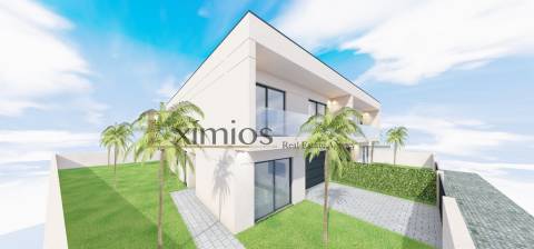 Moradia V4, em construção e com garagem, em Árvore