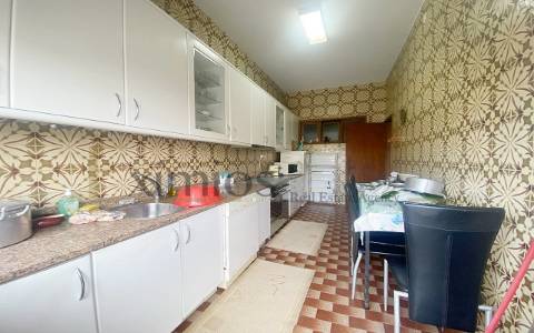 Prédio misto, para venda, no centro de Vila do Conde