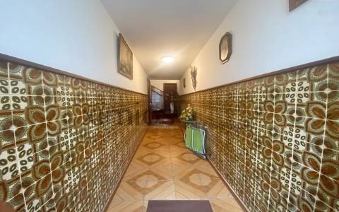 Prédio misto, para venda, no centro de Vila do Conde