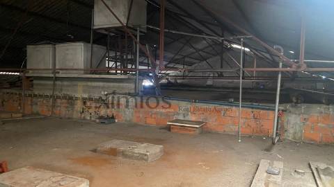 Armazém para venda, em Vila do Conde
