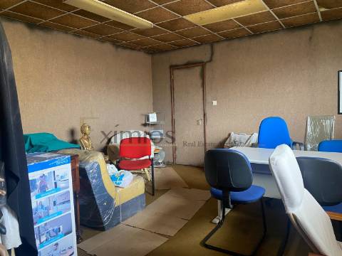 Armazém para venda, em Vila do Conde