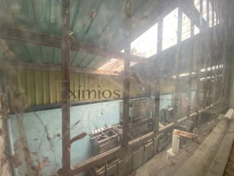 Armazém para venda, em Vila do Conde