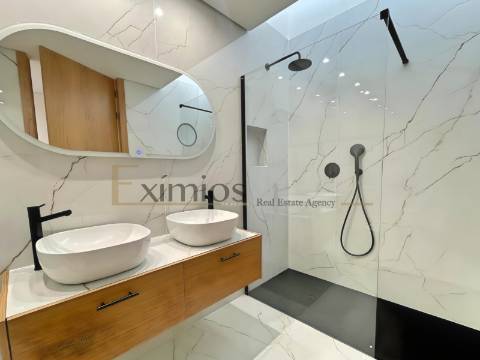 Moradia em banda V2, nova, em 2ª linha de praia, em Aver-o-Mar