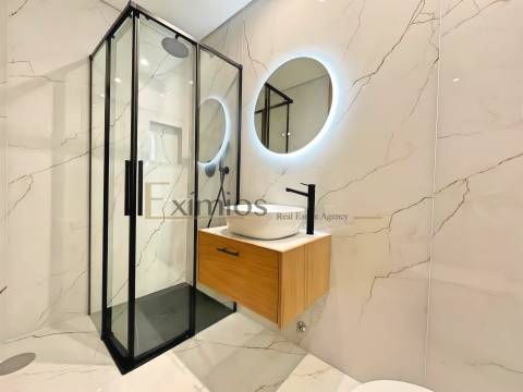 Moradia em banda V3, nova, em 2ª linha de praia, em Aver-o-Mar