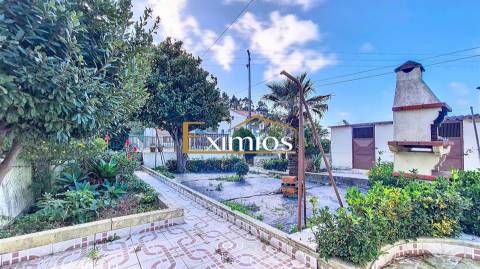 Moradia V3 com garagem para um carro, em Terroso