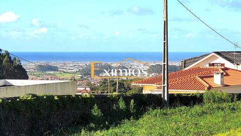 Moradia V3 com garagem para um carro, em Terroso