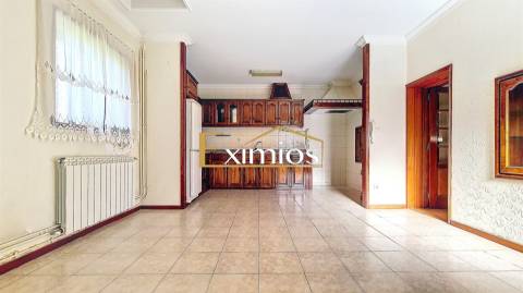 Moradia V3 com garagem para um carro, em Terroso